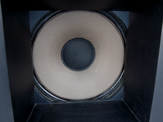 TANNOY AUTOGRAPH RED 15 H.jpg